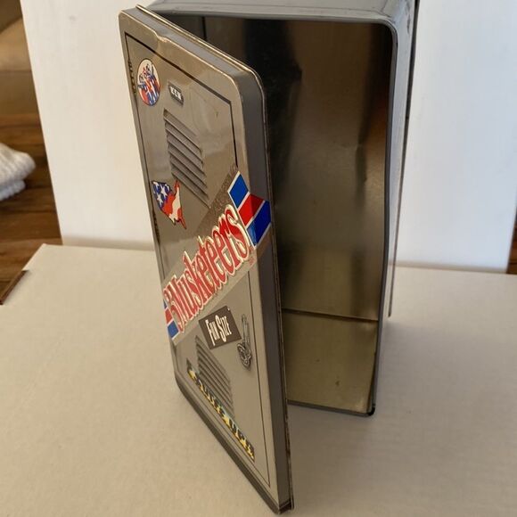 Vintage Tin Three Musketeers Candy School Locker Design Mars Inc. 1989 - Picture 7 of 16